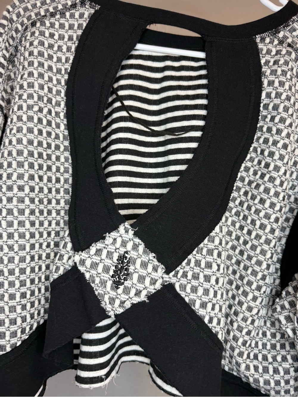 Free People Black & White textured my time layer - Picture 3 of 4